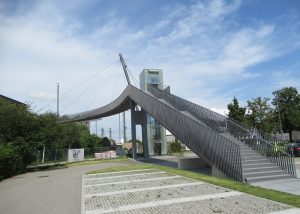 Campusbrücke Heilbronn - Fußgängerbrücke mit 2 Aufzügen über die Bahn beim Bildungscampus